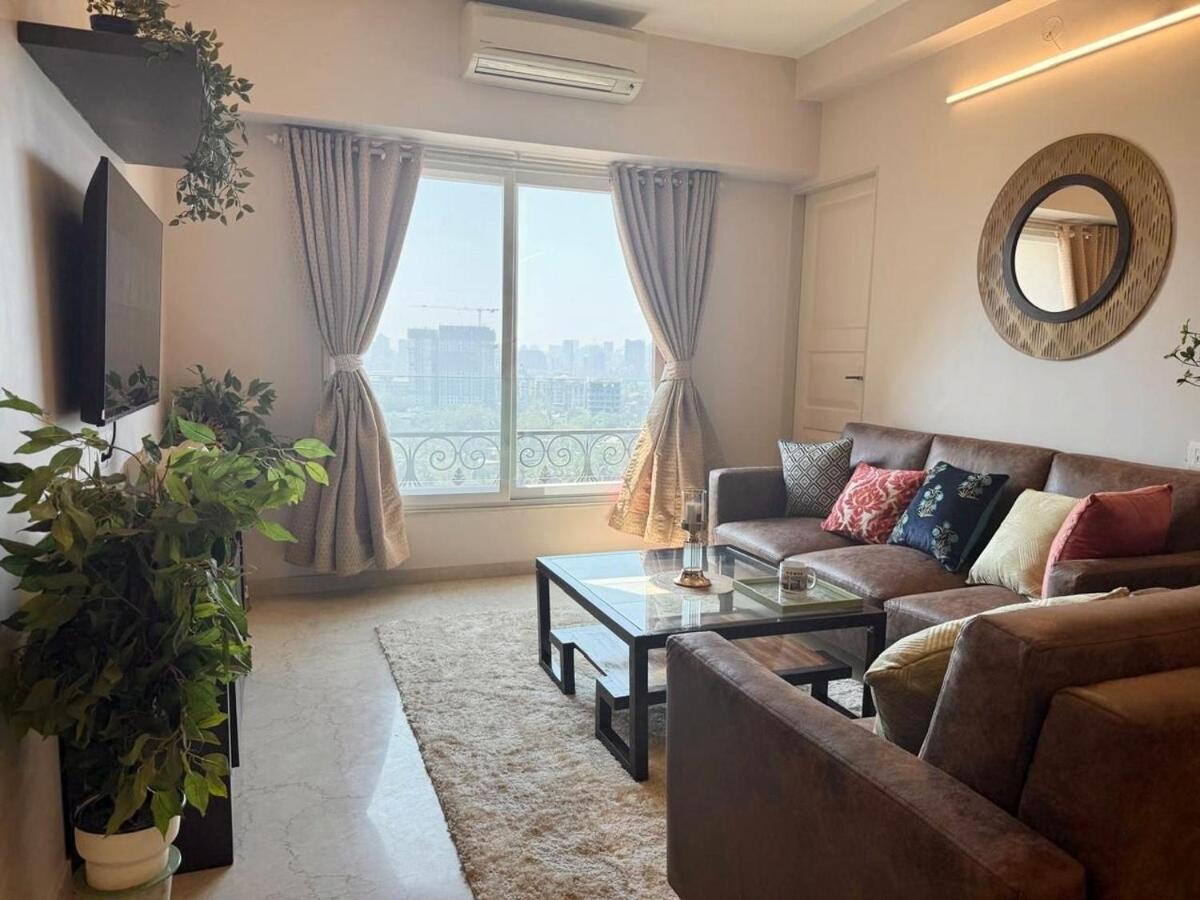 Apartment 5 Star Luxury Pool, Gym Near Airport Bkc *