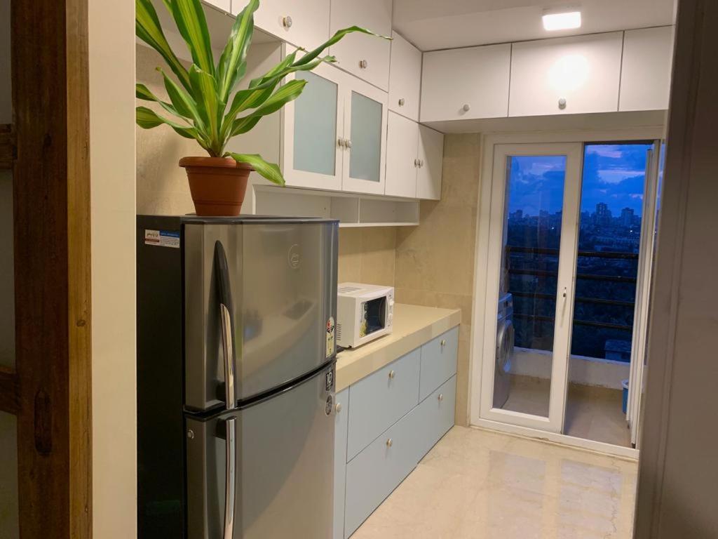 5 Star Luxury Pool, Gym Near Airport Bkc Apartment