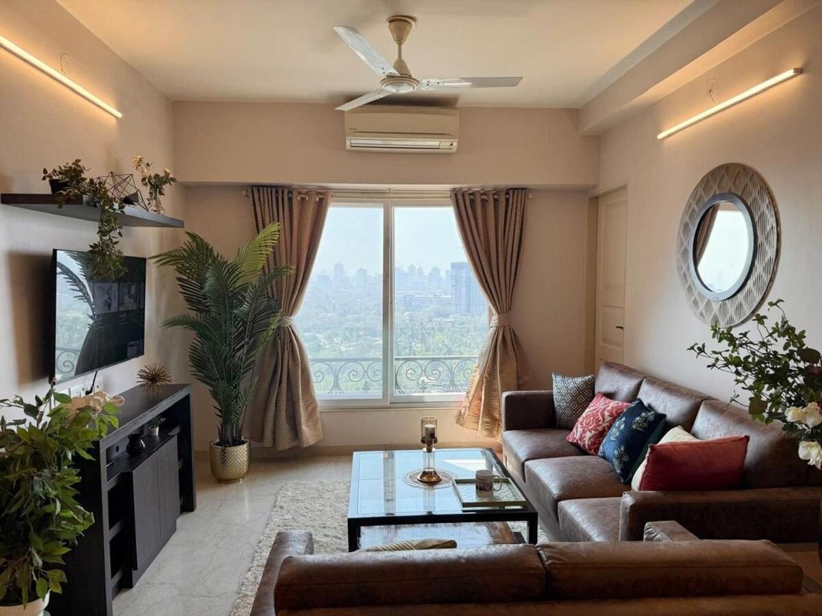 5 Star Luxury Pool, Gym Near Airport Bkc Apartment