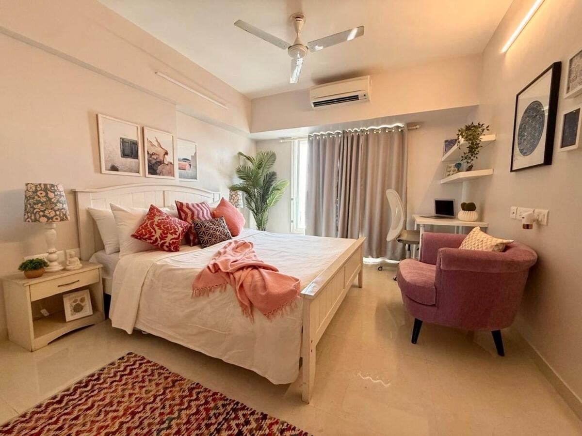 5 Star Luxury Pool, Gym Near Airport Bkc Apartment *
